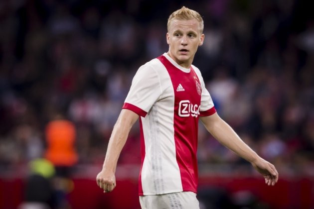 Real Madrid đã quyết định đưa ra lời mời chào dành cho Donny Van de Beek, sao trẻ thi đấu ấn tượng trong màu áo CLB Ajax mùa giải vừa qua.