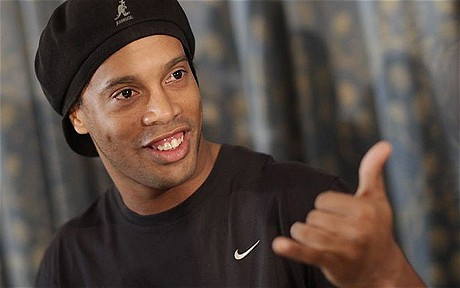 Trong năm 2014, Ronaldinho đã kiếm được 60.2 triệu bảng.