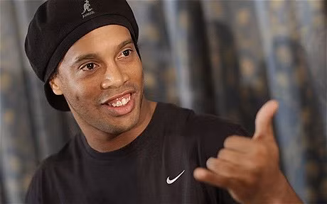 Trong năm 2014, Ronaldinho đã kiếm được 60.2 triệu bảng.