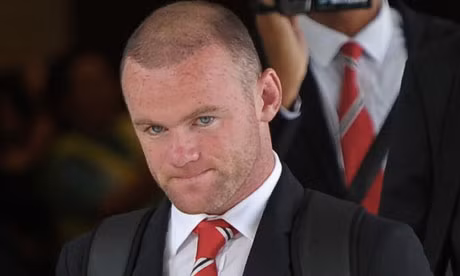 Ở nước Anh, Rooney là cầu thủ giàu nhất khi kiếm được 74,6 triệu bảng trong năm 2014.