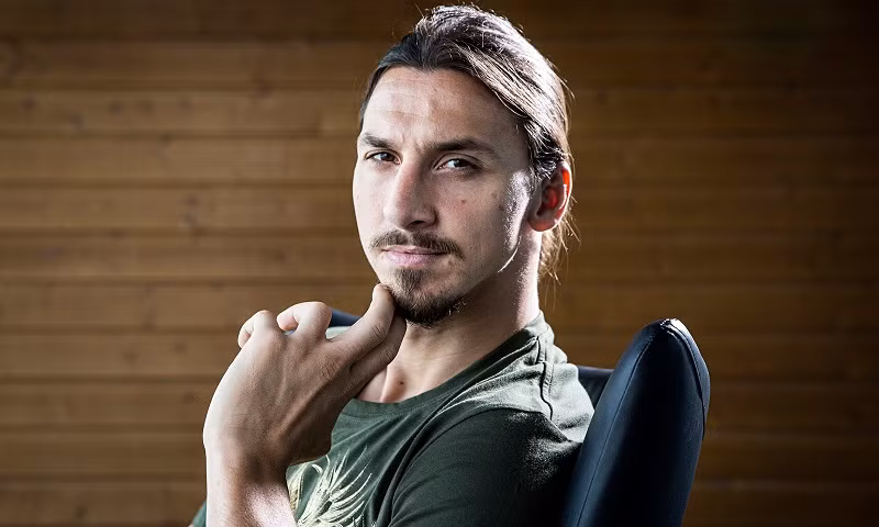 Đứng thứ tiếp theo trong danh sách các cầu thủ giàu nhất thế giới là Zlatan Ibrahimovic với 76,1 triệu bảng.