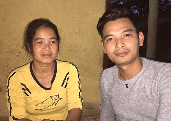 Mẹ tiền đạo Hà Đức Chinh vui mừng khi chuẩn bị được sang Trung Quốc xem con trai thi đấu trận chung kết U23 châu Á.