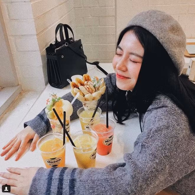 Kể từ ngày đi du học Nhật Bản, Mẫn Tiên khiến dân tình cứ gọi là "nhỏ dãi" vì cứ cách vài ba ngày lại đăng ảnh một món ăn nào đó thật hấp dẫn.