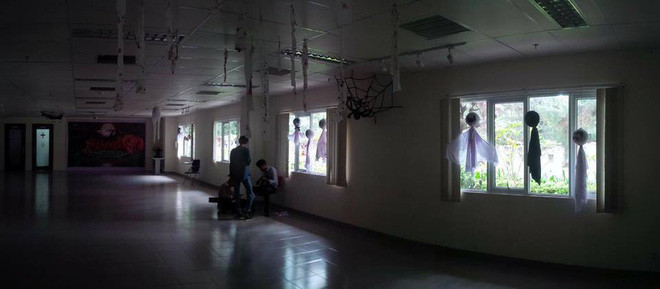 Bước vào trường những ngày cận kề Halloween thực sự cũng là một thử thách chỉ dành cho những người can đảm nhất.