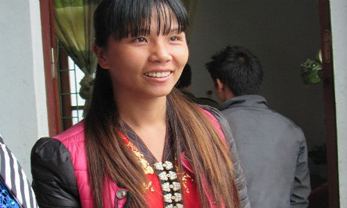 Co giao cam ban gat nuoc mat vi con khong nhan ra me