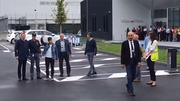 Sau nhiều đồn đoán về tương lai, Alexis Sanchez vừa hạ cánh tại Italia và trên đường gia nhập Inter Milan trong vài ngày tới.