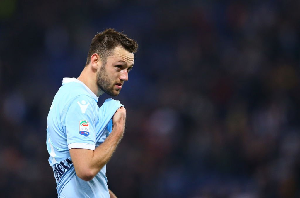 Trung vệ người Hà Lan Stefan de Vrij đã xác nhận việc anh đồng ý ký hợp đồng với Inter Milan khi mùa giải 2017/18 kết thúc.