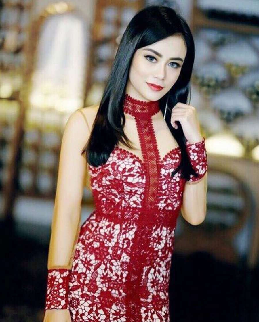 Cụ thể, trong ngày 24/12, thi thể của nữ diễn viên xinh đẹp Dylan Sahara được tìm thấy trong khi các nhân viên cứu hộ đang dọn dẹp sau thảm họa sóng thần ở Indonesia.