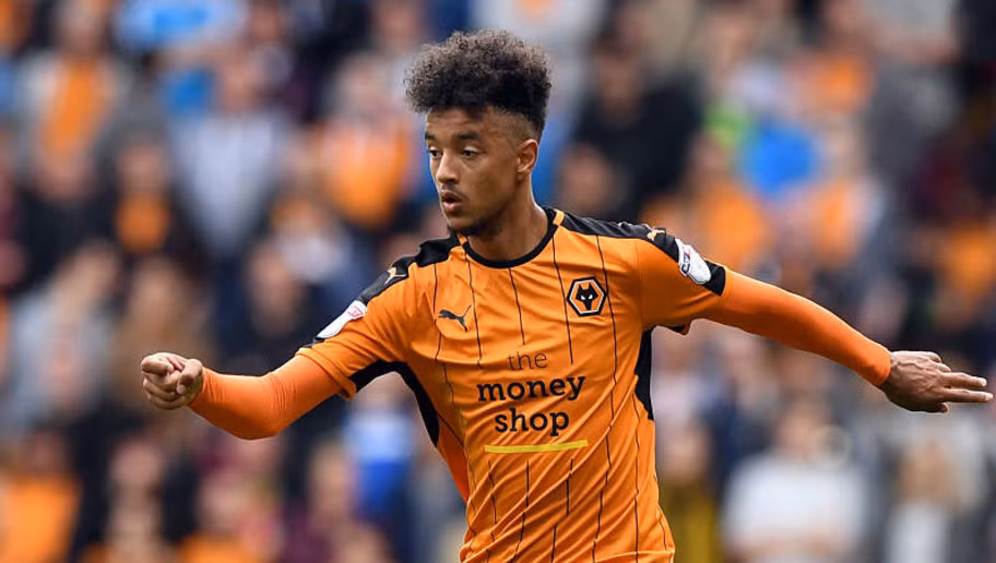 Cameron Borthwick-Jackson là viên ngọc sáng mà cựu HLV Louis Van Gaal "khai phá" trong quãng thời gian tại vị ở Old Trafford. Mới 19 tuổi nhưng Borthwick-Jackson sở hữu chiều cao vô cùng lý tưởng, lên tới 1m90. Toàn diện, xử lý bóng nhẹ nhàng, tự tin và có khả năng đọc trận đấu tốt. Hiện cầu thủ này được cho Wolverhampton mượn để tích lũy kinh nghiệm.