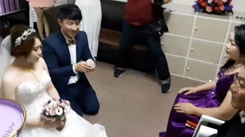 Dam cuoi dang xuc dong, chu re lam chuyen chang ai ngo