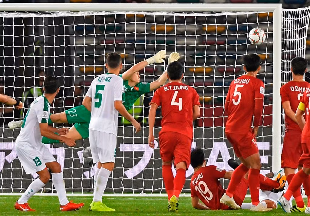 Dang Van Lam co dung sai vi tri trong pha sut phat cua Iraq?-Hinh-3