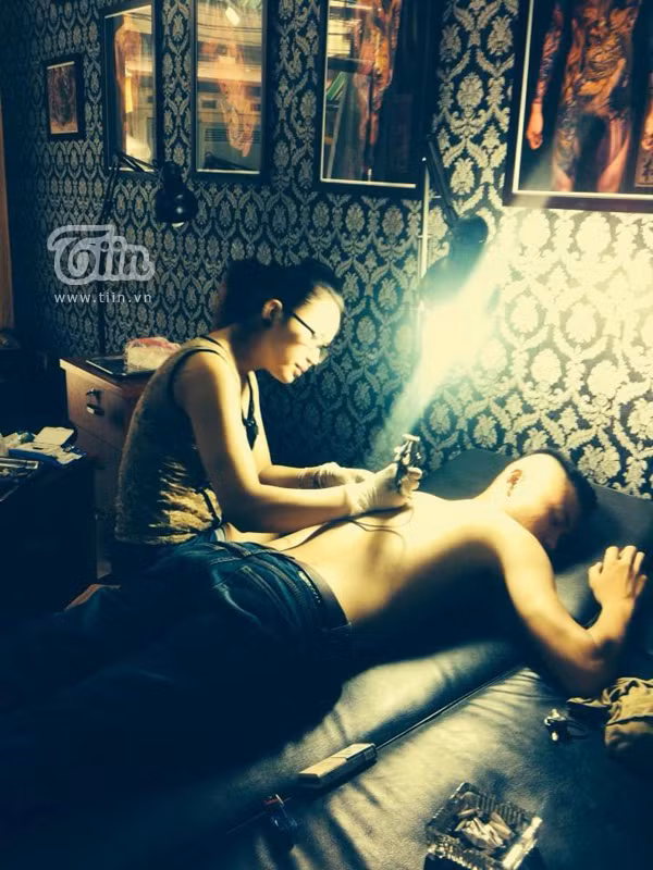 Hiện tại, con gái Lan Hương đang học lớp 3, bé ngoan và rất thương mẹ. Dường như cảm nhận được nỗi đau và sự mất mát của mẹ nên càng lớn, bé càng ít hỏi về bố. Điều này cũng giúp Lan Hương nguôi ngoai để tập trung tinh thần vào công việc.