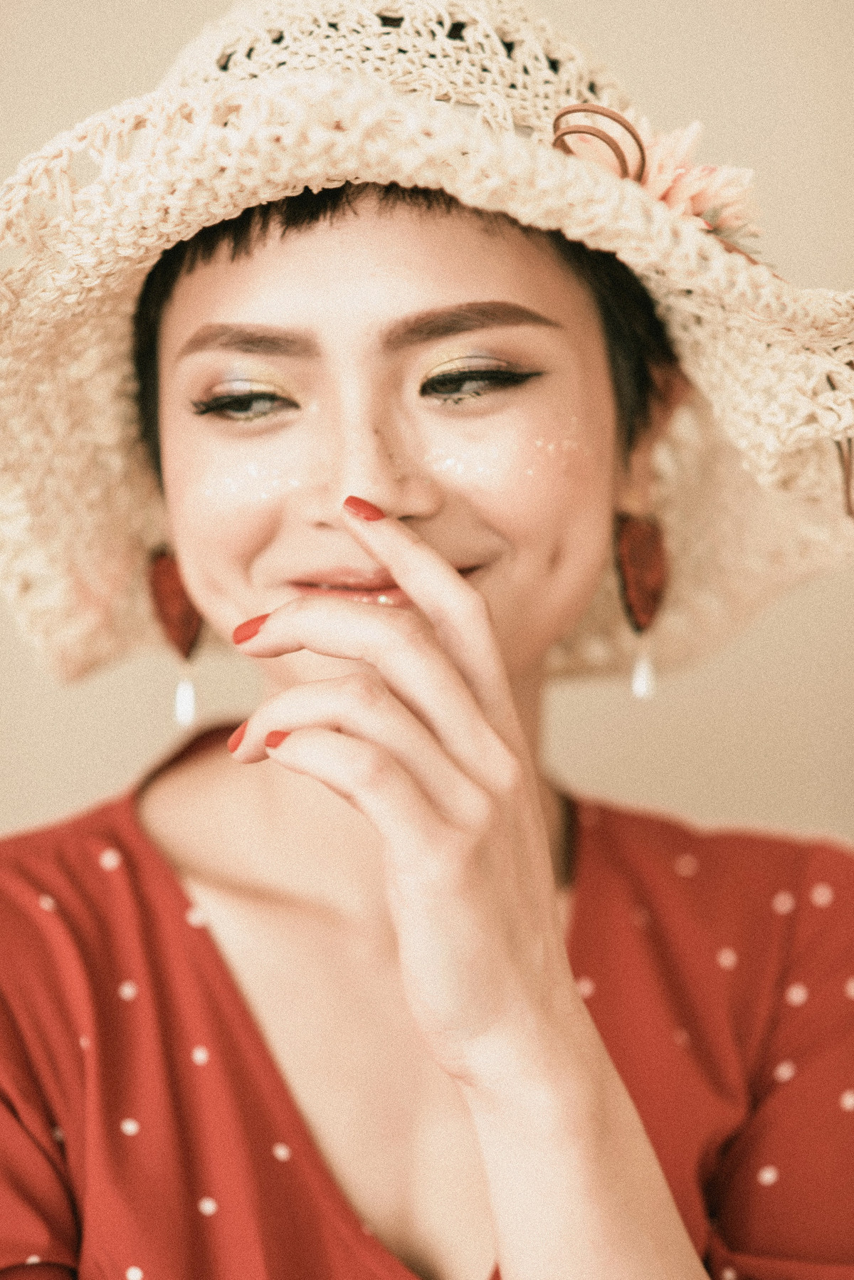 Nói thêm về vấn đề kinh doanh của mình, nữ diễn viên đóng vai Hương Phố cho biết kinh doanh là thứ chưa bao giờ cô nghĩ tới vì trước đây trong tưởng tượng của cô thì đó là thứ rất khô khan, khó khăn và chỉ loanh quanh với những con số. Thậm chí, Thúy An còn chia sẻ vui rằng: "Việc cộng trừ tới 2 con số với mình đã loạn lên rồi chứ đừng nói tới việc làm sổ sách rồi tính toán hoạch định đường dài".