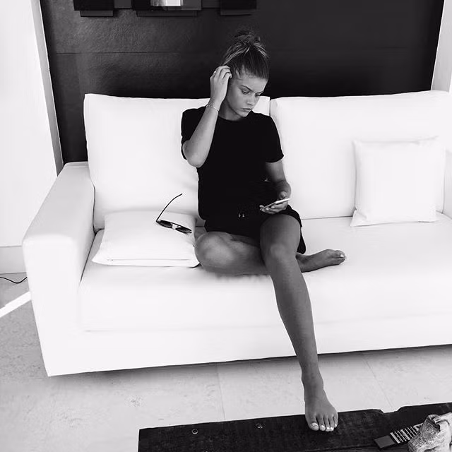 Maja Darving được biết đến là người mẫu tuổi teen đang khá nổi tại Đan Mạch. Cô thường xuyên được các hãng thời trang lớn tại quê nhà mời chụp ảnh quảng cáo.