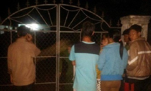 Anh re, em gai vo chet tren giuong, mau loang khap nha