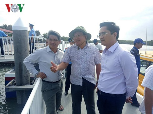 Nước tràn vào toàn bộ cabin điều khiển tàu cao tốc.