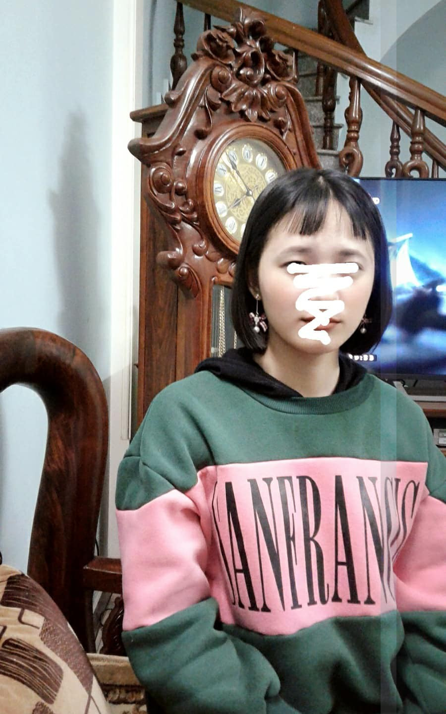 Sau khi xem những hình ảnh và clip của Trà My, nhiều dân mạng đã chia sẻ rằng: "Không nên tin ai quá cho dù là bạn thân. Nhất là khi đụng đến mặt tiền của mình. Đây là một bài học cho các bạn, đừng tiếc tiền nhé vì sẽ phải ôm hận cả đời".