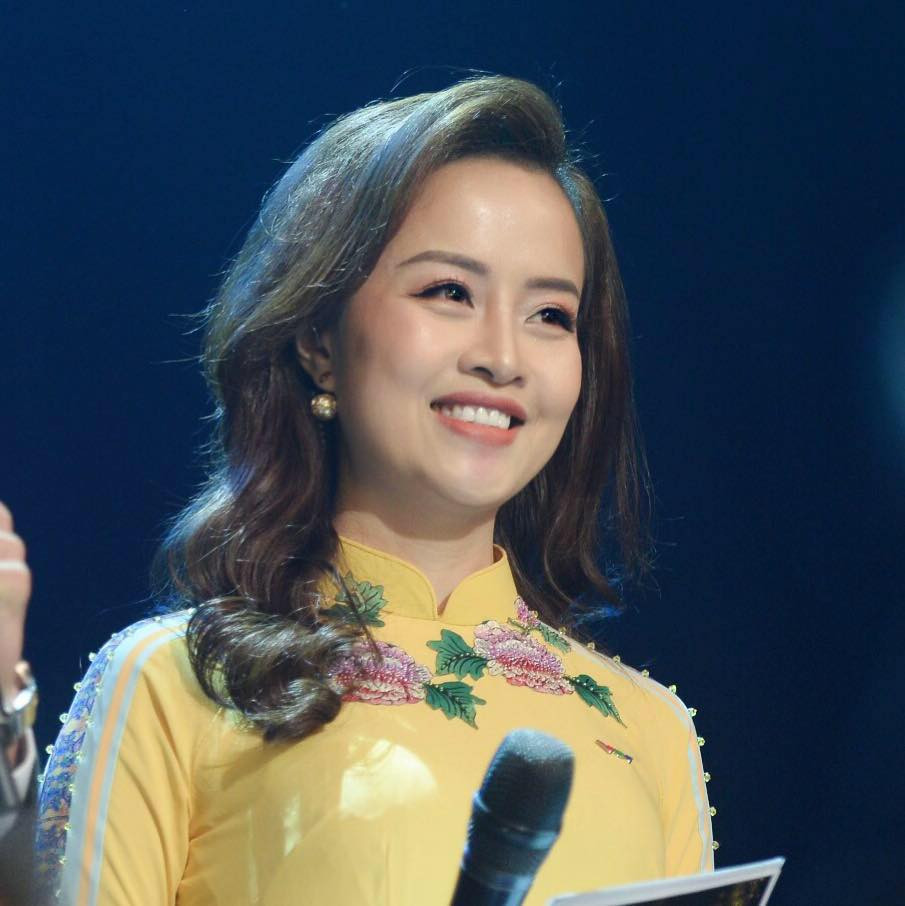 Bên cạnh những ý kiến chỉ trích, cũng có không ít người đứng lên bảo vệ cho nữ MC VTV - Minh Hằng. Số người này cho rằng đây chỉ là cách nói làm tăng phần đặc biệt cho khách mời, thêm nữa Bữa trưa vui vẻ là chương trình giải trí nên điều này có thể chấp nhận được.