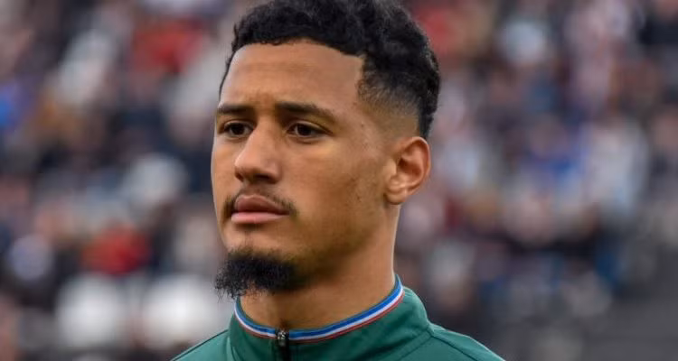 William Saliba tưởng chừng đã là người của Arsenal, nhưng việc Tottenham quyết định tham gia vào thương vụ này lại đang gây ra rất nhiều khó khăn cho đội chủ sân Emirates.
