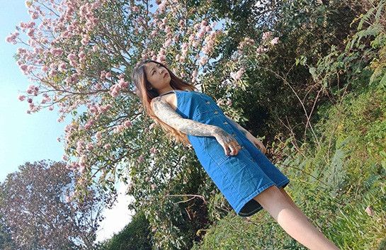 Hiện tại, Phụng đã sở hữu kha khá hình xăm lớn nhỏ trên cơ thể. Đặc biệt, hình xăm được đặt ở nhiều vị trí khác nhau như tay, chân, cổ và ngực.