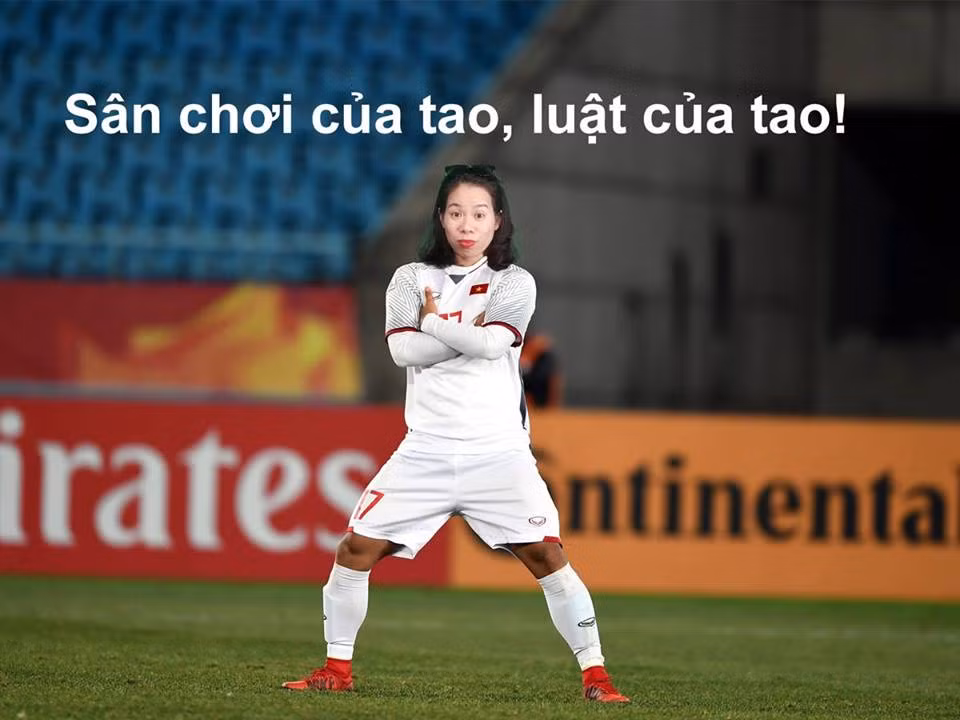 Câu nói đáng nhớ nhất của cô giáo dạy tiếng Anh có tên Nguyễn Kim Tuyến "Sân chơi của tao, luật của tao" đã được dân mạng nhanh tay đưa vào bức ảnh chế và được dân mạng liên tục chia sẻ với tốc độ chóng mặt.