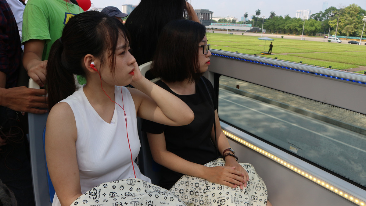 Đi qua các địa điểm du lịch nổi tiếng tại Hà Nội, người dân có những trải nghiệm vô cùng khác lạ từ trên cao nhìn xuống. Một góc nhìn mà chưa bao giờ có ai từng được thử cảm nhận ngay tại Việt Nam.