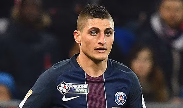 Verratti "bị cấm" rời PSG: Nguồn tin chuyển nhượng cầu thủ từ Italia cho hay, người đại diện mới - "cò bự" Mino Raiola của Marco Verratti sẽ không để anh toại nguyện sang chơi cho Barca, ít nhất là trong kỳ chuyển nhượng mùa Đông vào tháng 1/2018 tới đây. Lý do, Raiola muốn thân chủ của mình ở lại PSG, chơi cạnh Neymar và Mbappe để nâng cao giá trị hình ảnh của mình hơn nữa, trước khi tìm đến chân trời mới.