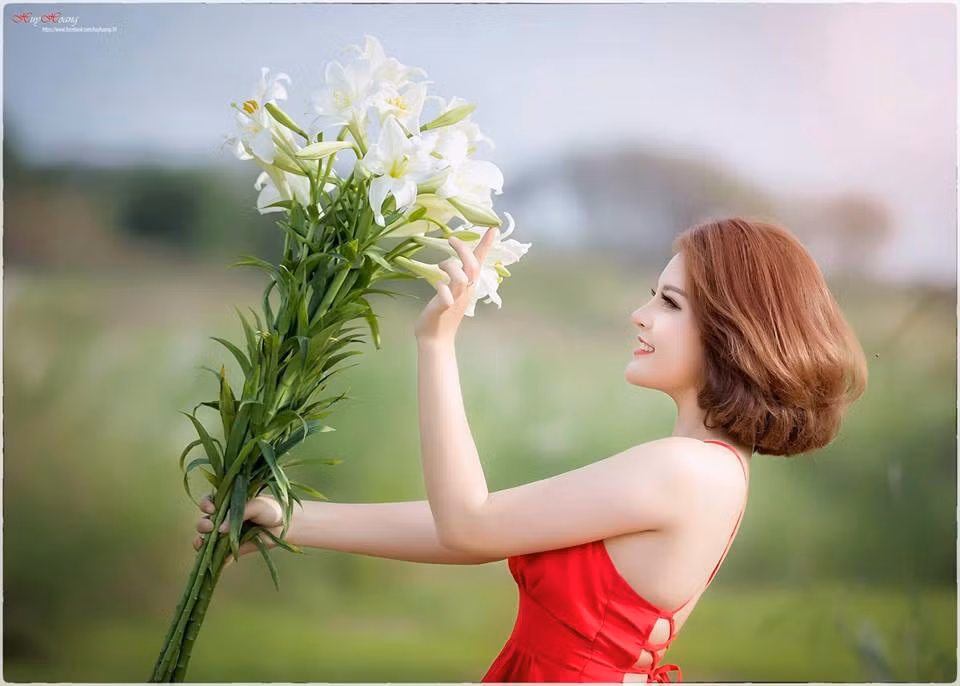 "Bên cạnh đó, trăn theo bản năng thường có xu hướng bò vào chỗ tối nên nhiều khi xổng chuồng tìm khó và lo người ngoài thấy hoảng sợ. Vậy nên khi nuôi các bé các bạn cần phải rất cẩn thận". Trà My chia sẻ.