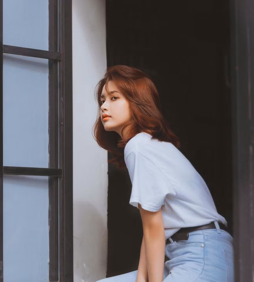 Theo nickname Hoàng Quân bình luận: "Phải công nhận rằng, sau khi xem xong những bức ảnh của Anh Thu, có lẽ trái tim băng giá nào cũng phải tan chảy". Thậm chí, nhiều người khác còn để lại dòng bình luận rằng: "tên đã đẹp, người lại còn đẹp nữa".