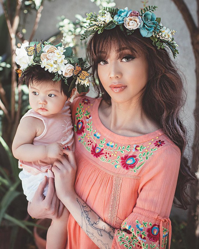 Ngoài những bức hình chụp chung, Michelle còn có khá nhiều tấm ảnh chụp riêng. Ở Michelle luôn toát ra thứ thần thái cuốn hút với làn da nâu khỏe mạnh, tươi tắn. Michelle hiện đang điều hành một shop online chuyên thời trang trẻ em người lớn và các đồ dùng gia đình.