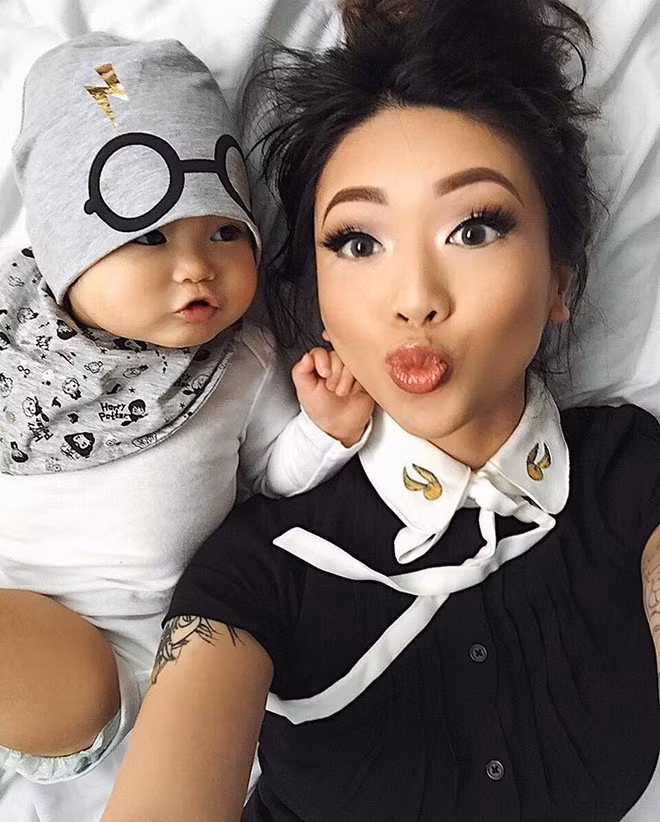 Không cần phải bàn luận nhiều về Michelle Nhu bởi nhan sắc của cô nàng này đã được thẩm định. Còn về Jayla Jocelyn, dân mạng cho rằng tuy còn rất nhỏ nhưng lại có được vẻ xinh đẹp và khiếu diễn xuất tươi tắn giống hệt mẹ của mình.