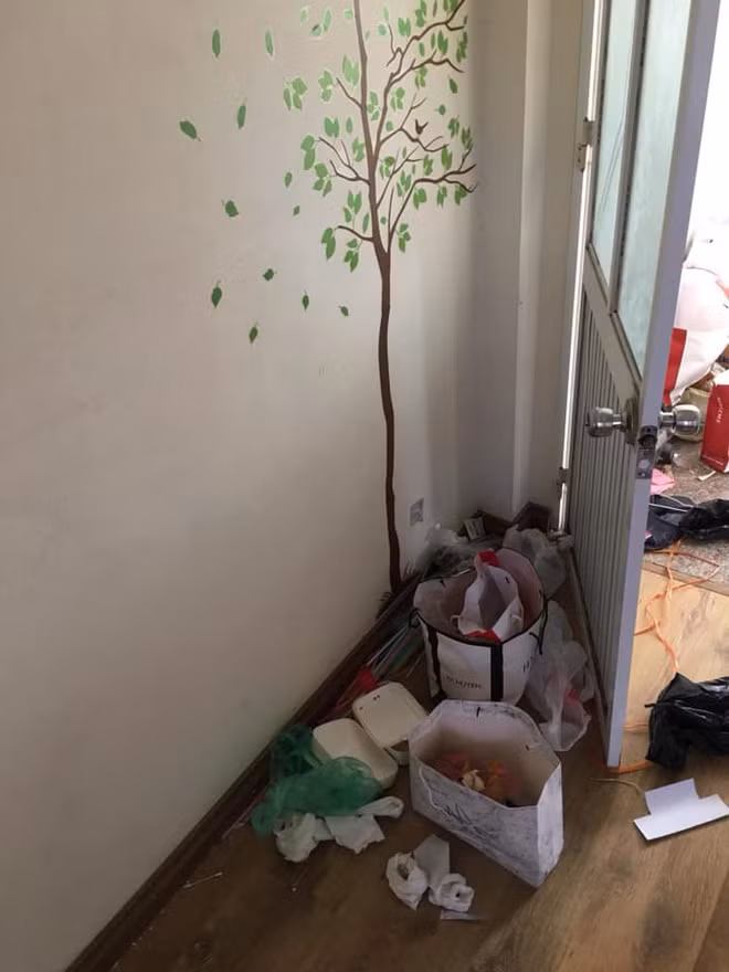 Cụ thể trong bài viết của mình, chủ nhân của căn phòng trọ đã cho biết, 2 cô gái thuê phòng trọ ở trung tâm quận Đống Đa - Hà Nội, giá 2 triệu có đủ điều hòa, nóng lạnh. Nhưng sau 1 thời gian, 2 cô gái trên có dấu hiệu lừa dối để không phải đóng tiền điện.