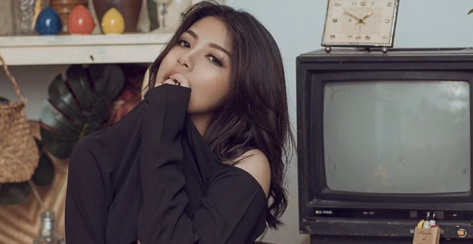 Bản thân Trang cũng đang nỗ lực ghi dấu ấn của mình trong việc học cũng như tham gia các hoạt động để thể hiện tài năng thật sự. Với cô bạn 10X thì việc nổi tiếng phút chốc trên mạng không khiến cô bận tâm quá nhiều bởi mạng xã hội dù sao cũng là ảo và không có sự bền vững.