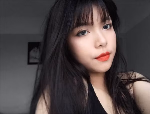 Trước đó, nữ sinh Hà thành này cũng từng khá nổi tiếng với vai trò người mẫu ảnh cộng tác với những nhiếp ảnh gia nổi tiếng trên khắp cả nước.