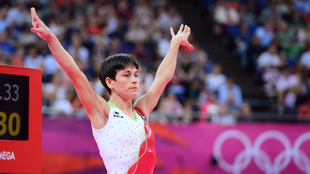 Tính tổng cộng, Oksana Chusovitina là nữ VĐV TDDC duy nhất tham dự liên tiếp 7 kỳ thế vận hội, điều mà không phải bất cứ ngôi sao thể thao nào cũng có quyền nghĩ tới. Riêng môn nhảy chống, VĐV gạo cội này lập kỷ lục giành tổng cộng 9 HCV thế giới.