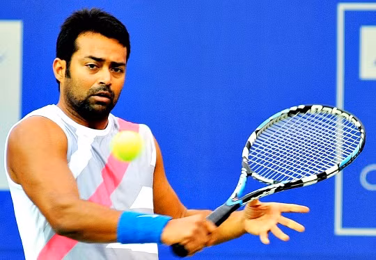 VĐV tiếp theo đứng trong danh sách những VĐV tham dự nhiều kỳ Olympic nhất đó là Leander Paes của môn quần vợt (Ấn Độ). Năm nay 43 tuổi, bộ sưu tập thành tích của Paes bao gồm 8 chức vô địch đôi nam và 10 chức vô địch đôi nam nữ Grand Slam. Anh từng đánh đôi với hai cựu tay vợt nữ số 1 thế giới, trước kia là Martina Navratilova và gần đây là với Martina Hingis.