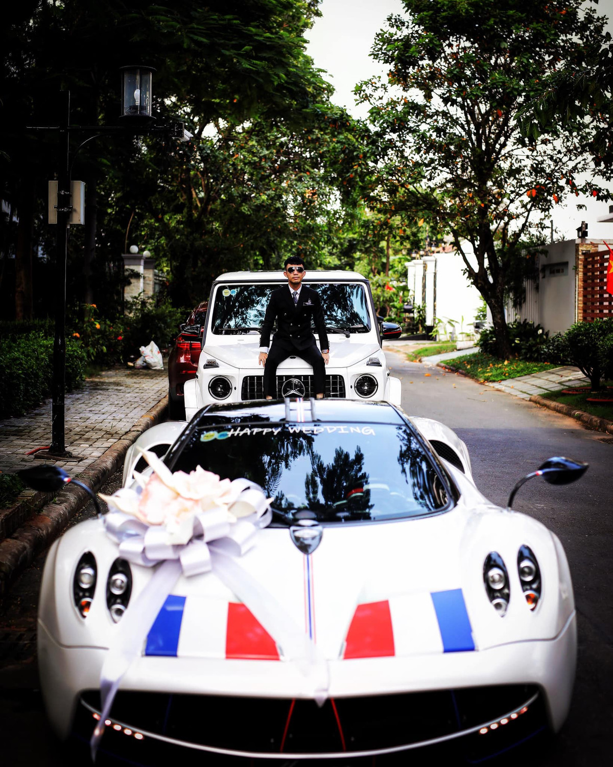 Hôn lễ của con gái Minh Nhựa được tổ chức vào 18h ngày 8/9 tại một trung tâm tổ chức sự kiện sang trọng ở quận 1, TP.HCM.