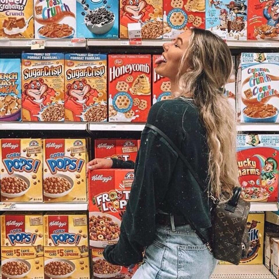 Nếu chăm chỉ diễn sâu, tạo dáng và biểu cảm nọ kia thì các chị em sẽ có những bức hình deep ra trò.