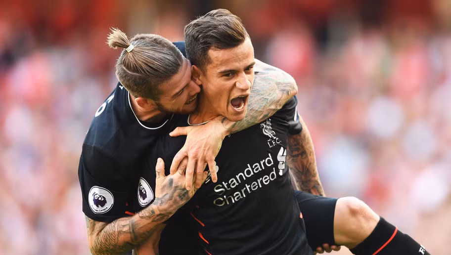 Philippe Coutinho lúc này chính là linh hồn của Liverpool dưới triều đại Jurgen Klopp. Tuy vậy, sau khi đặt bút ký cam kết tương lai với Lữ đoàn đỏ đến tận năm 2020, Coutinho chỉ được tăng lương "nhỏ giọt" lên 70 ngàn bảng/ tuần.