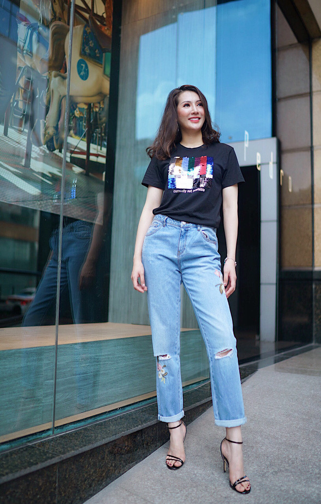 Ngoài thời gian trực ở cơ quan, chăm sóc gia đình, Mai Ly cũng chăm chút cho bản thân và dành thời gian vui chơi, giao lưu bên ngoài.