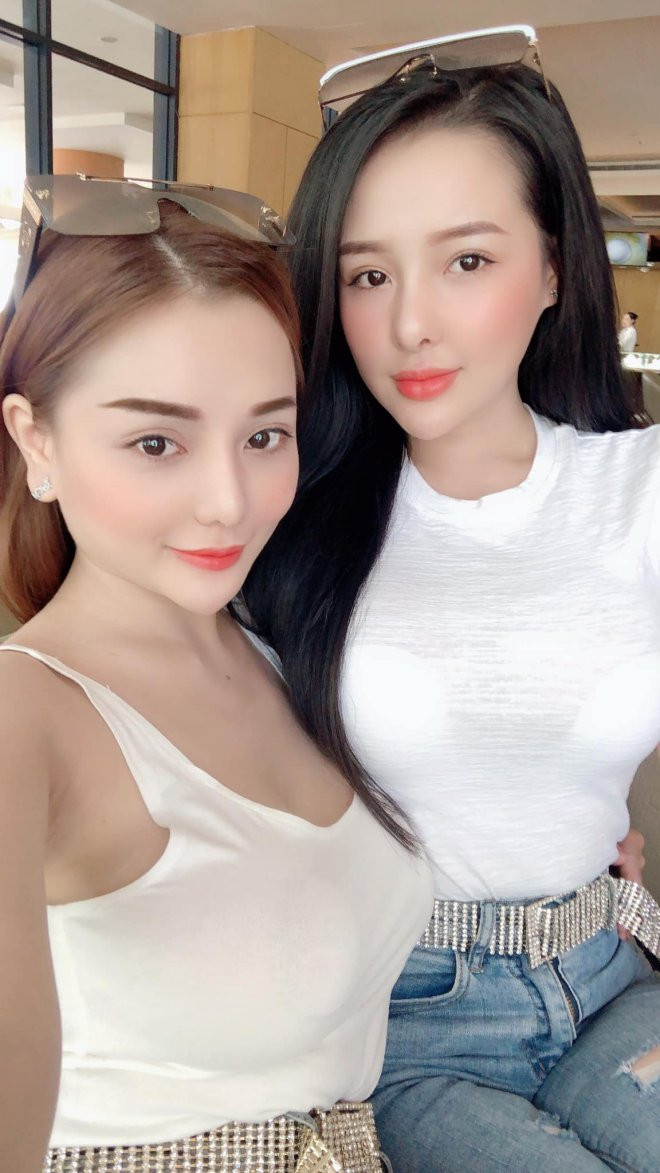 Khi vòng xoáy dư luận bỗng dưng chỉa về phía mình, Mon 2k gay gắt đăng status thể hiện quan điểm và khẳng định rõ ràng rằng đừng mơ tìm thấy clip nóng của cô như vụ Ngân 98 lộ clip nóng.