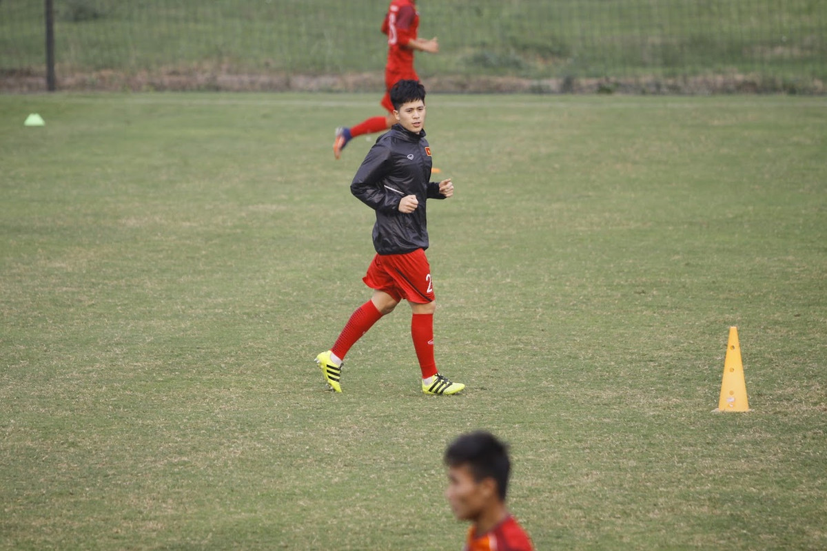 Trở về sau ca phẫu thuật, Đình Trọng ngay lập tức được gọi vào đội tuyển U23 Việt Nam để chuẩn bị cho VL U23 châu Á được tổ chức trên sân nhà từ ngày 22/3 - 26/3.