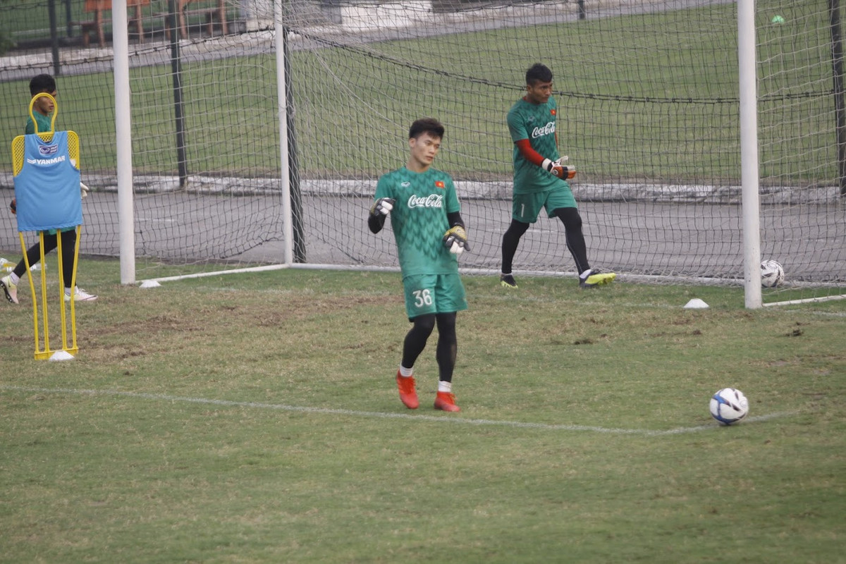 Thủ môn Bùi Tiến Dũng là gương mặt được nhiều PV cũng như NHM chú ý trong đội hình đội tuyển U23 Việt Nam bên cạnh Quang Hải, Văn Hậu hay Đình Trọng.