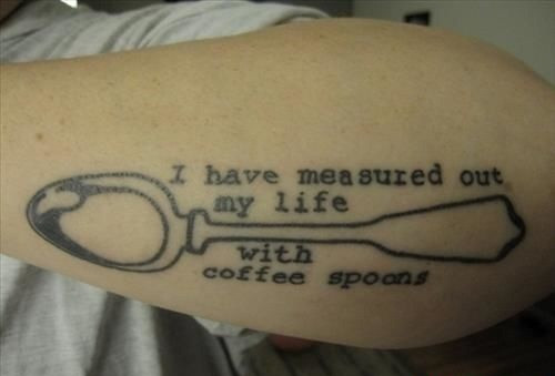 Nhiều dân mạng đã cho đăng tải những bức ảnh xăm những dụng cụ rất gần gũi đơn cử như thìa, dĩa hay cả con dao trong phòng bếp.