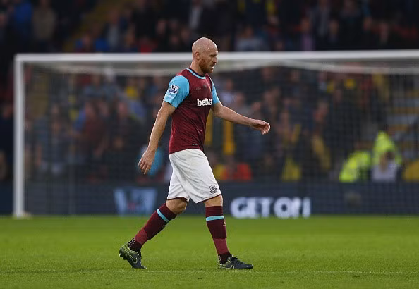 James Collins là thảm họa trong hệ thống phòng ngự và dẫn đến việc West Ham bị Watford lội ngược dòng ngay trên sân nhà dù đã dẫn trước 2-0.