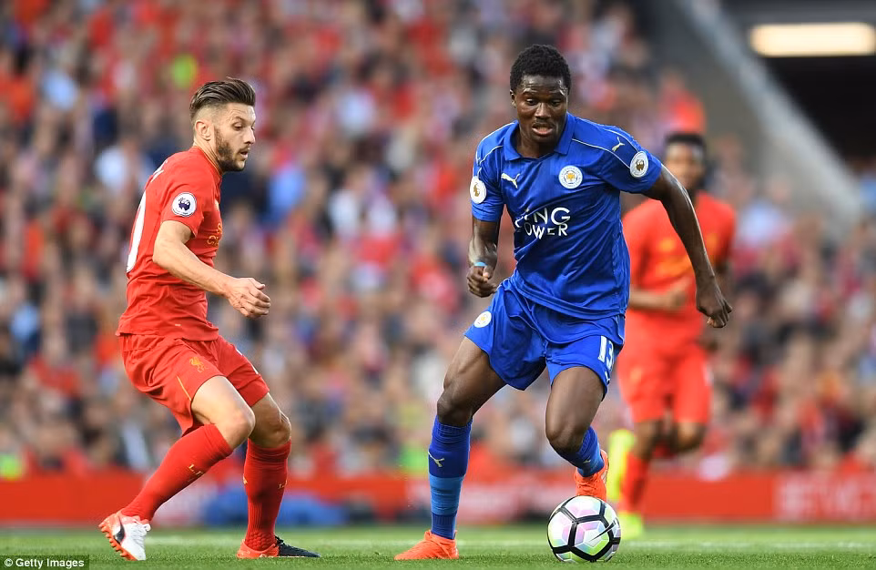 Daniel Amartey đã khiến cho NHM Leicester City chỉ thêm nhớ về N'Golo Kante khi anh có màn trình diễn vô cùng tệ hại trước Liverpool.