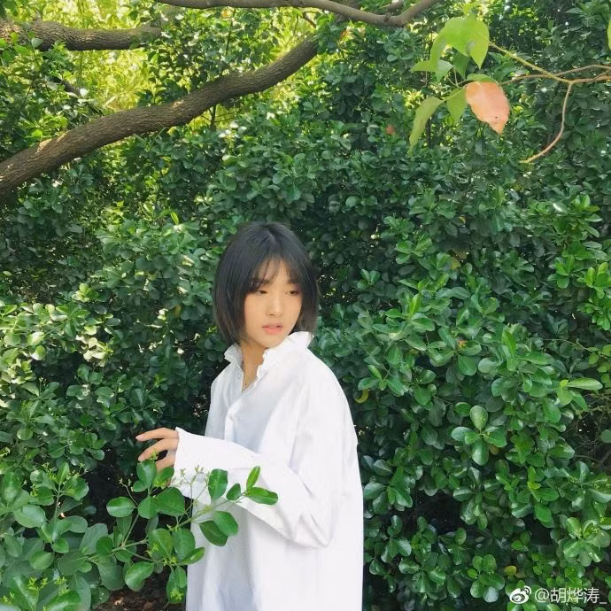 Những clip ngắn của anh chàng này thu hút sự chú ý của nhiều dân mạng. Hiện tại , tài khoản Weibo của anh có hơn 20.000 lượt theo dõi.