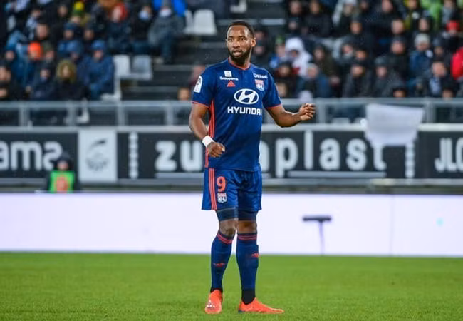 Chuyển nhượng cầu thủ từ The Sun, MU gửi lời đề nghị 35 triệu bảng cho Moussa Dembele, tuy nhiên Lyon đã có quyết định khiến đối tác "phật lòng" khi tuyên bố cầu thủ này không phải để bán.