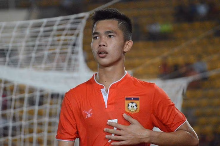 Bóng đá Lào góp mặt một nhân tố đó là tiền vệ Thanin Phanthavong.