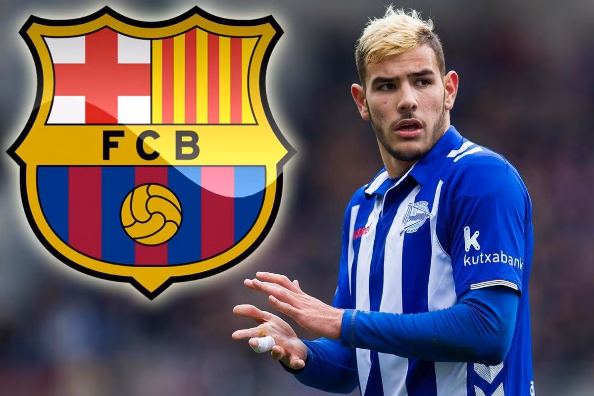 Atletico ưu tiên bán Hernandez cho Barca, Liverpool: Có vẻ như tương lai của hậu vệ trái Theo Hernández đã được xác định. Đã có tin Real Madrid đạt thỏa thuận mua sao trẻ này. Tuy nhiên, theo tờ Don Balon của Tây Ban Nha, Atletico Madrid sẽ không để chuyện này xảy ra. Họ thà để hậu vệ trái này đến Barcelona hoặc Liverpool hơn là sang kẻ thù cùng thành phố. Hợp đồng hiện tại của Theo với Atletico có thời hạn đến 2021 với phí giải phóng hợp đồng chỉ là 24 triệu euro. Ảnh: AS